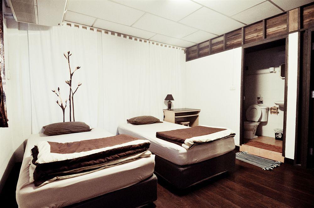 Suk11 Hostel Bangkok Ngoại thất bức ảnh
