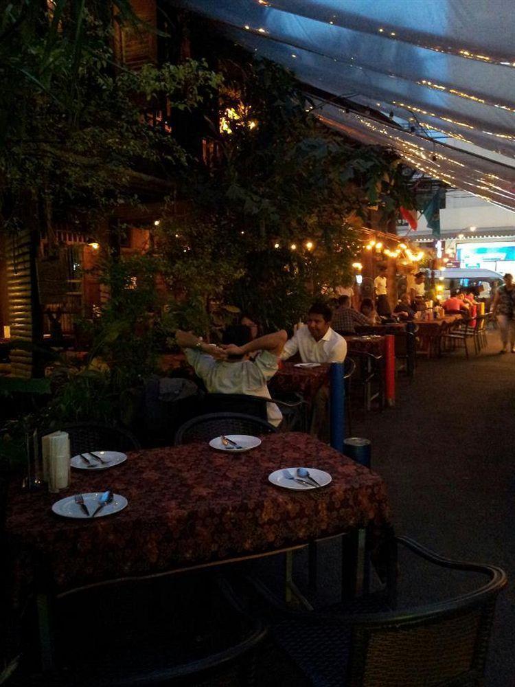 Suk11 Hostel Bangkok Ngoại thất bức ảnh