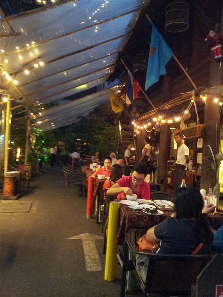 Suk11 Hostel Bangkok Ngoại thất bức ảnh
