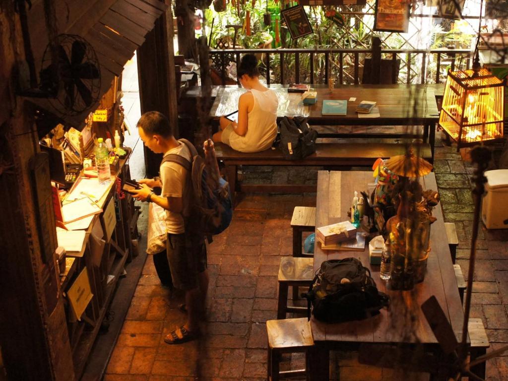 Suk11 Hostel Bangkok Ngoại thất bức ảnh